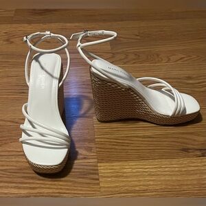 Marc Fisher ankle strap sandals NWOT